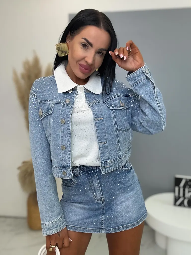 Kövekkel díszített rövid farmerdzseki EVELIN