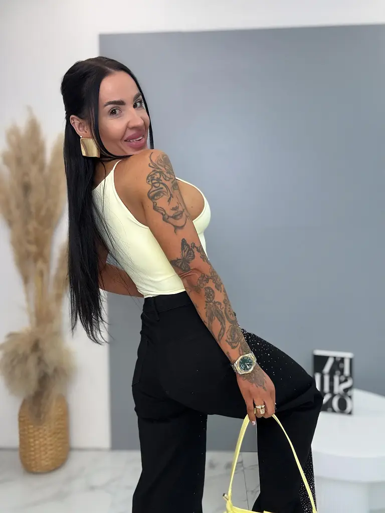 Basic top ELLA - next