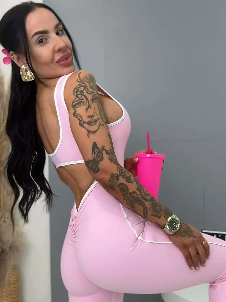 Alakformáló overall melltöméssel és húzott fenékrésszel LIVIANA