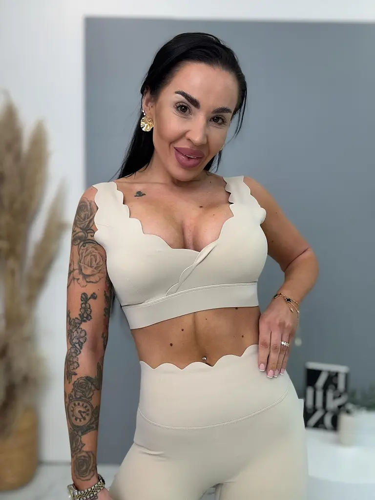 Lézervágott sportos szett ROMILA - next