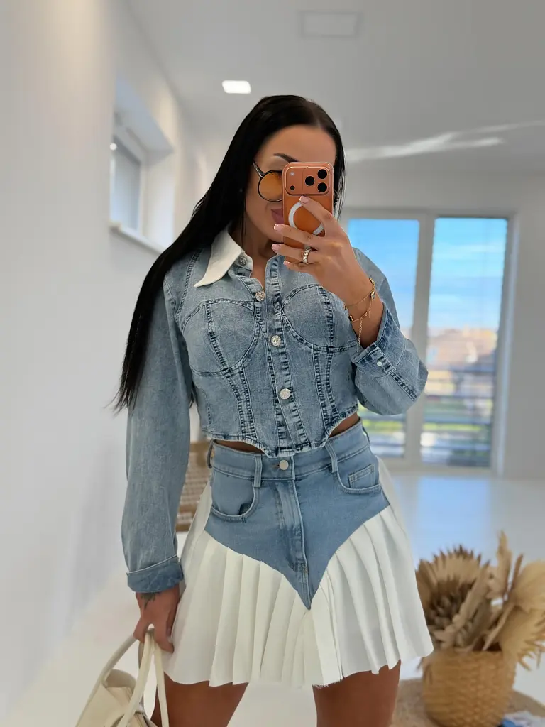 Farmer crop ing NAVIA - next