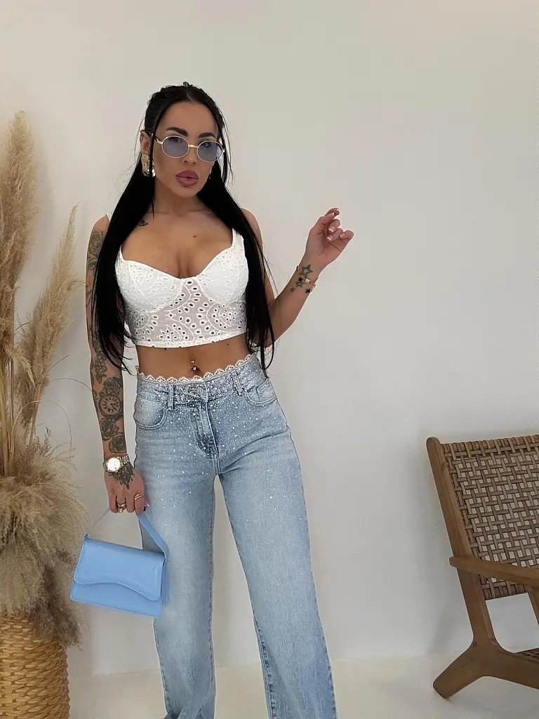 Magas derekú farmer csipkével strasszkövekkel díszítve ADORO - next