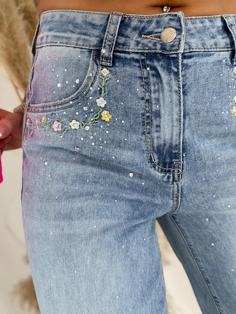 Hímzéssel és kövekkel díszített High Waist farmer - next