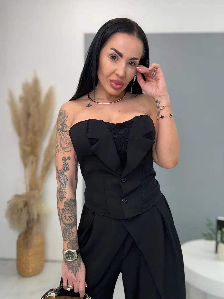 Csipkés top melltöméssel EVA