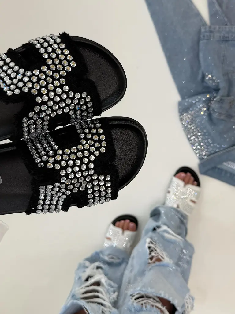 Női papucs kövekkel díszítve SIDONA