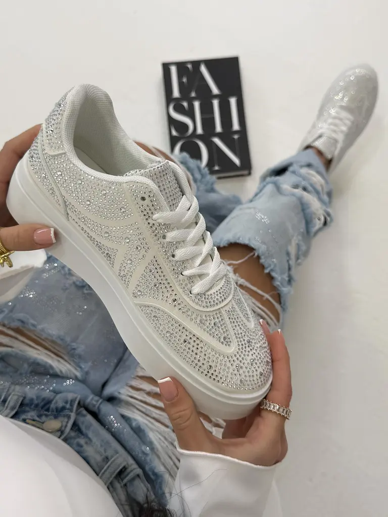 Kövekkel díszített platformos sportcipő CHILA - next