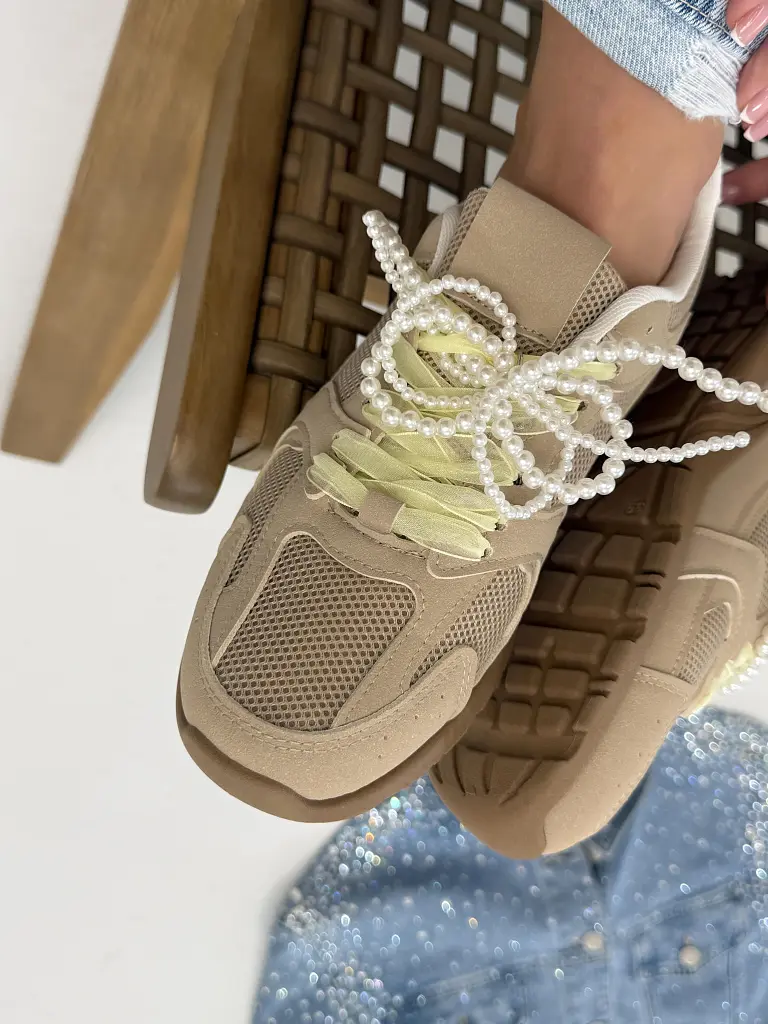 Gyöngyökkel díszített sportcipő COREY - next