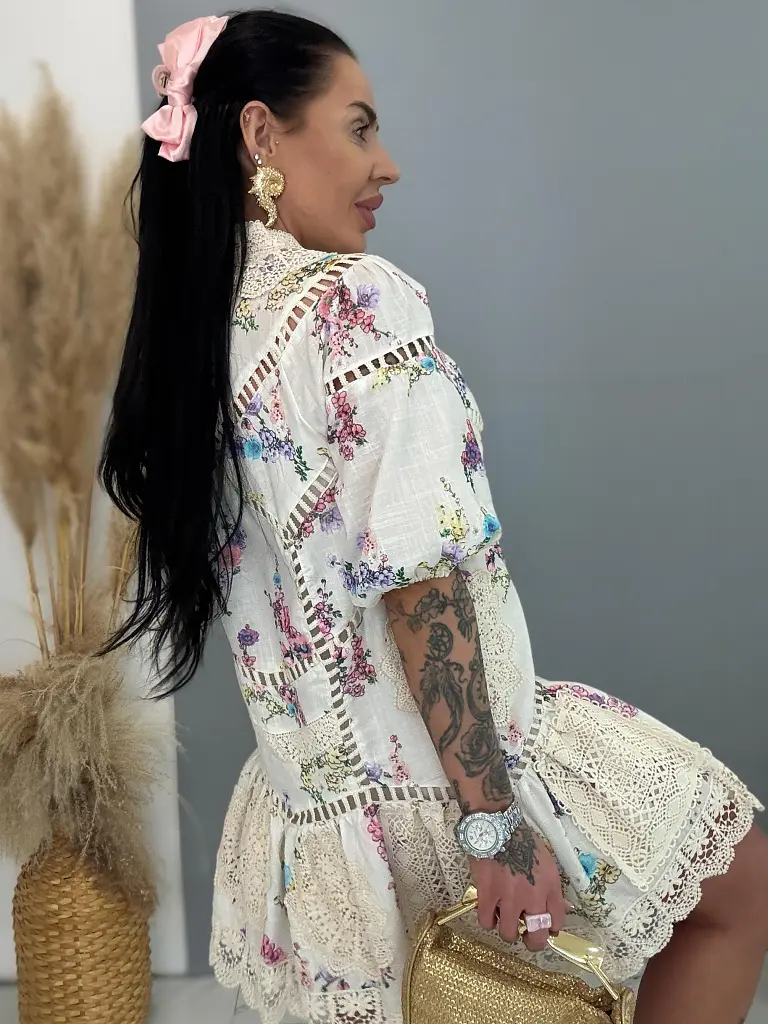 Csipkés ruha virágmintával MADEIRA - next