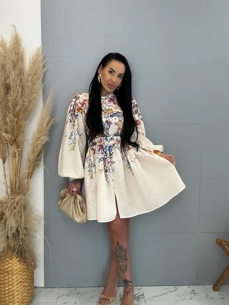 Virágmintás ruha díszgombokkal és övvel WONDER - next