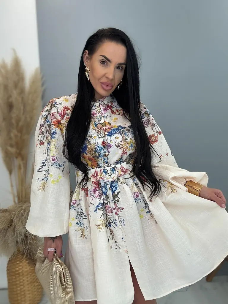 Virágmintás ruha díszgombokkal és övvel WONDER