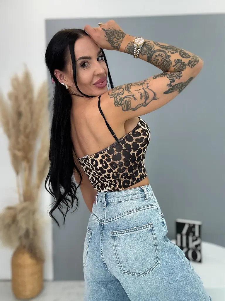 Leopárd mintás top melltöméssel ARINA - next