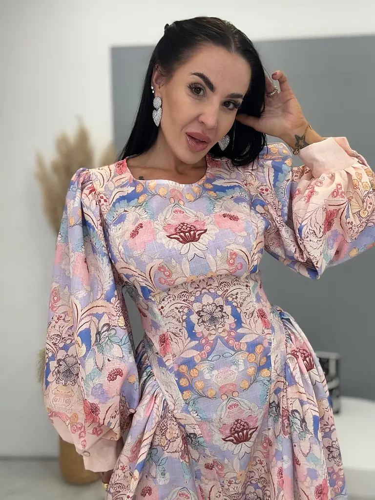 Hosszú virágmintás ruha ballon ujjakkal JULIA - next