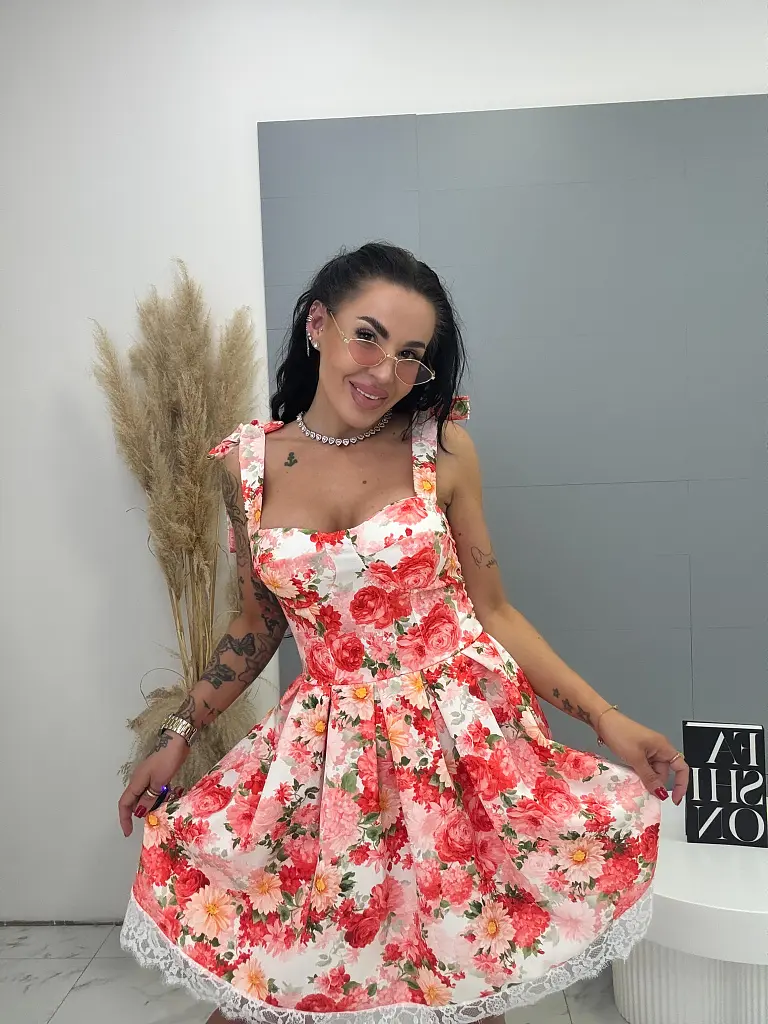 Virágmintás ruha melltöméssel RIO