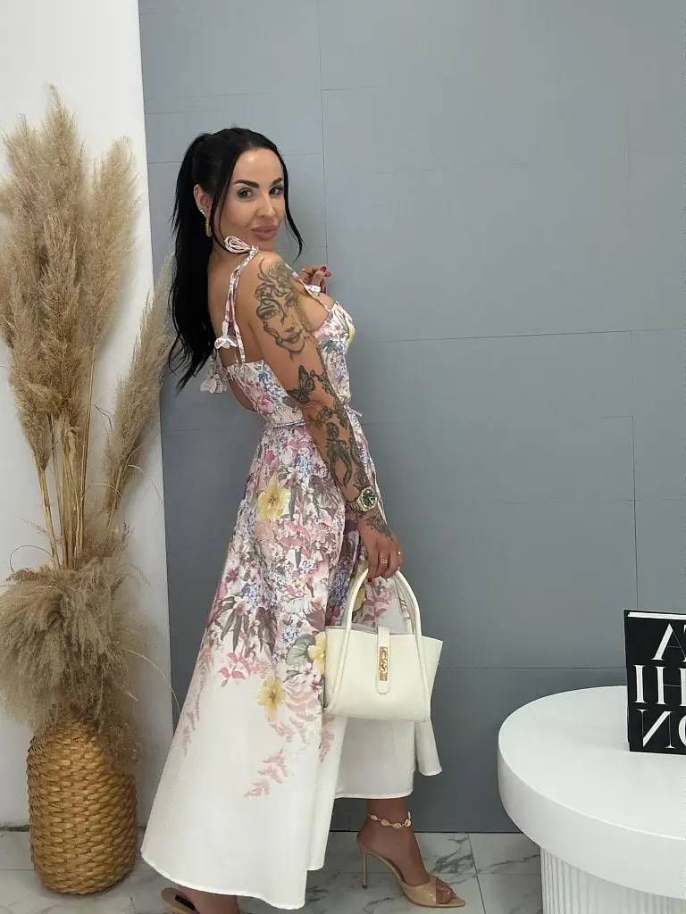 Pántos virágmintás ruha melltöméssel és övvel GLANCE - next