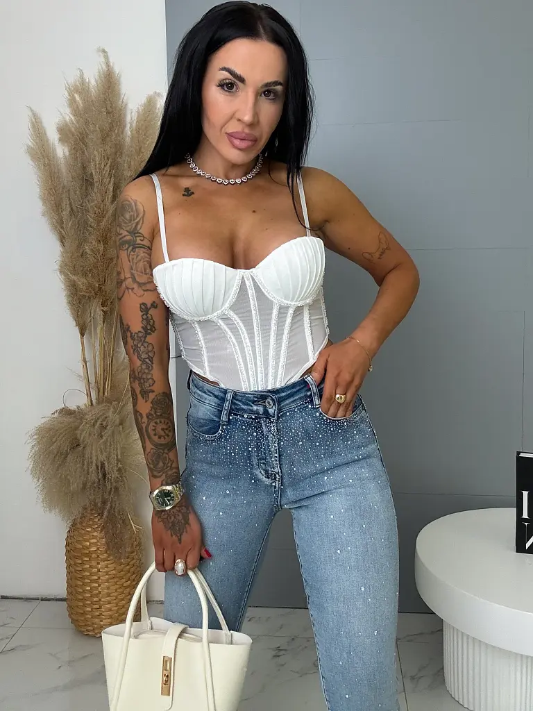 Extra elasztikus push-up prémium farmer magas derékkal, kövekkel díszítve - next