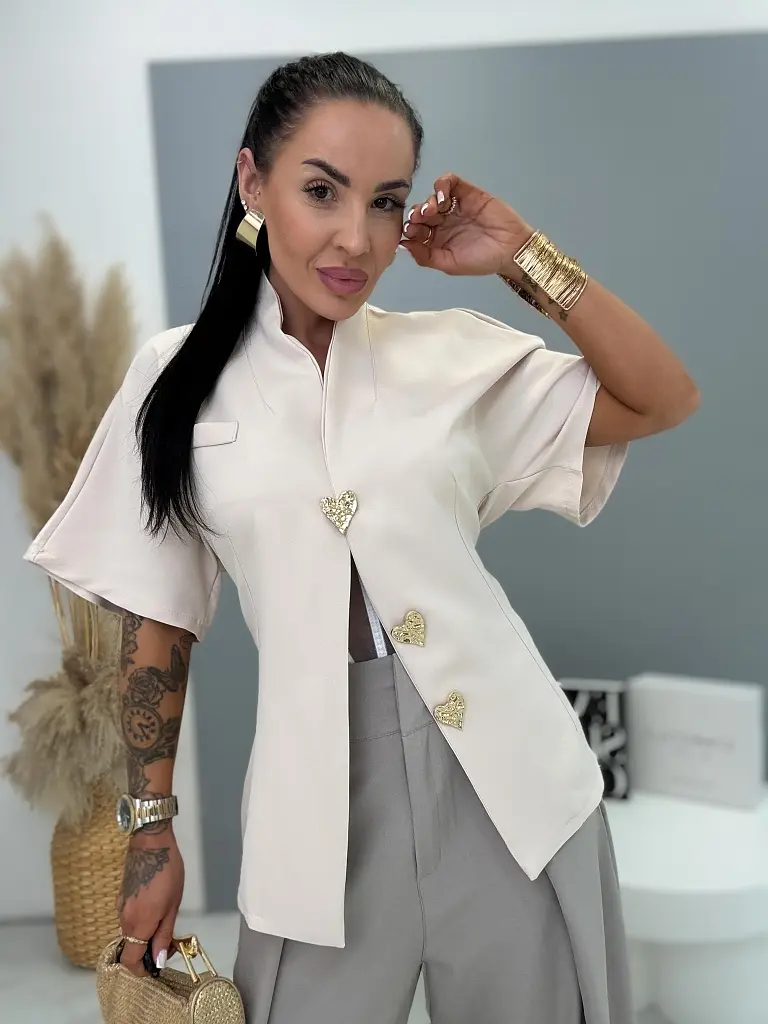 Blézer övvel és aranyozott brossal FANCY