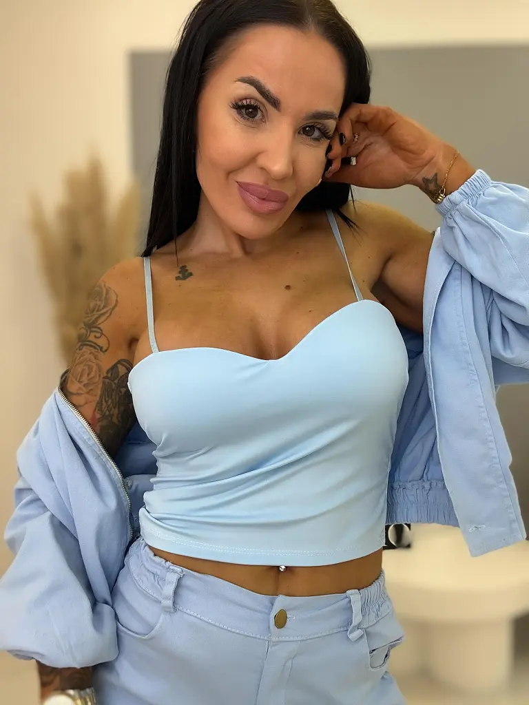 Női crop top melltartóbetéttel STRAP