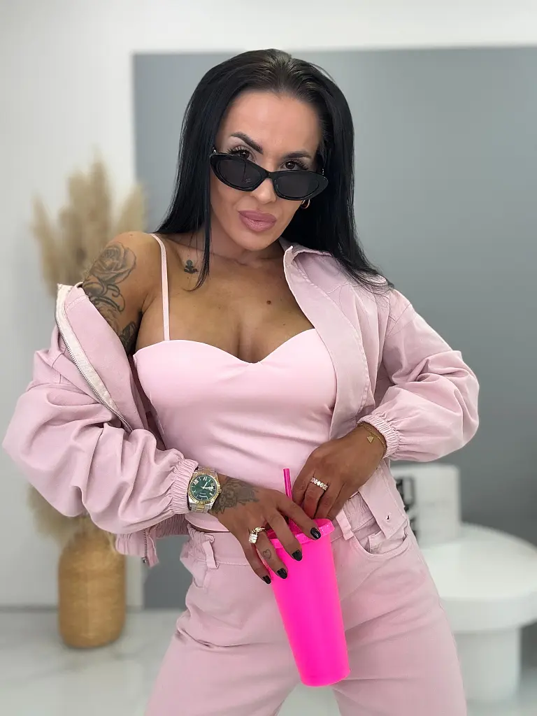 Női crop top melltartóbetéttel STRAP - next