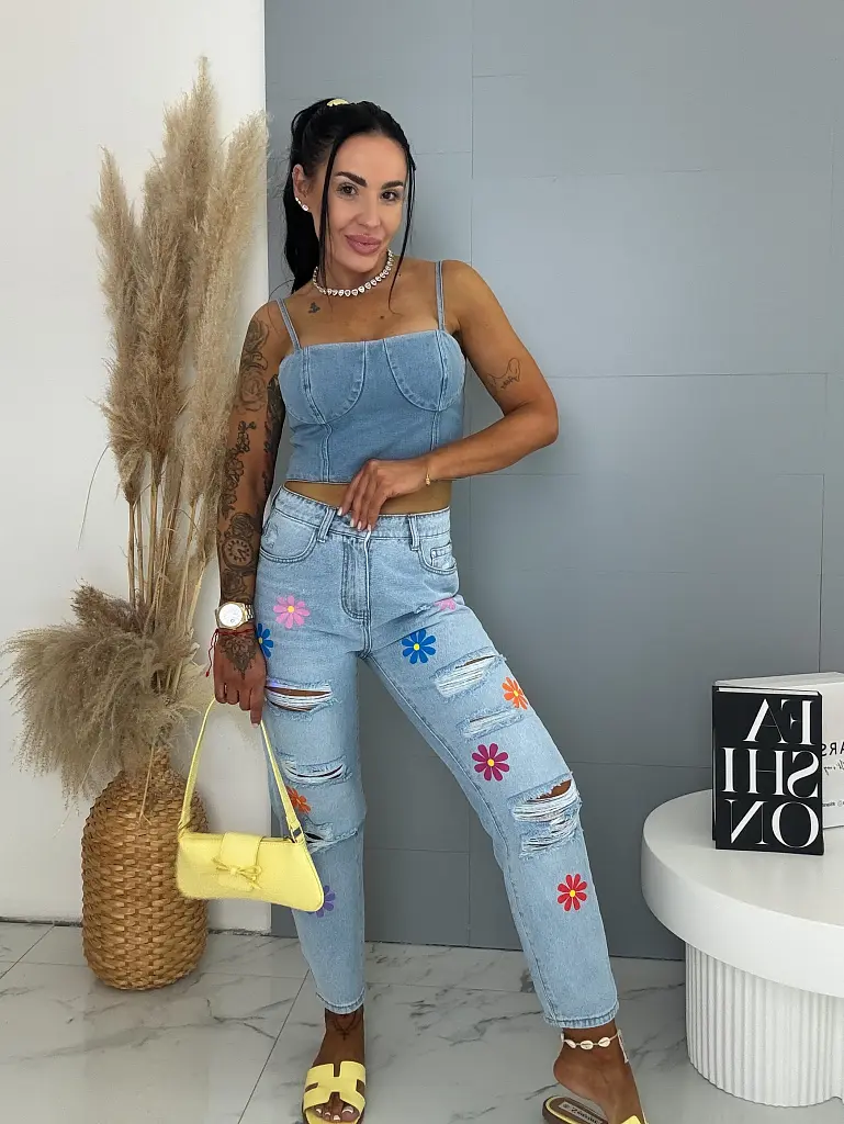 Szaggatott magas derekú mom fit farmer nyomtatott mintával FLORAL
