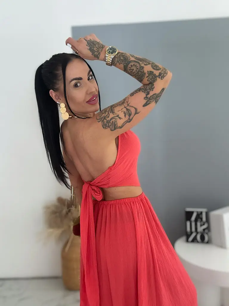 Nyitott hátú hosszú cut-out ruha MILA - next