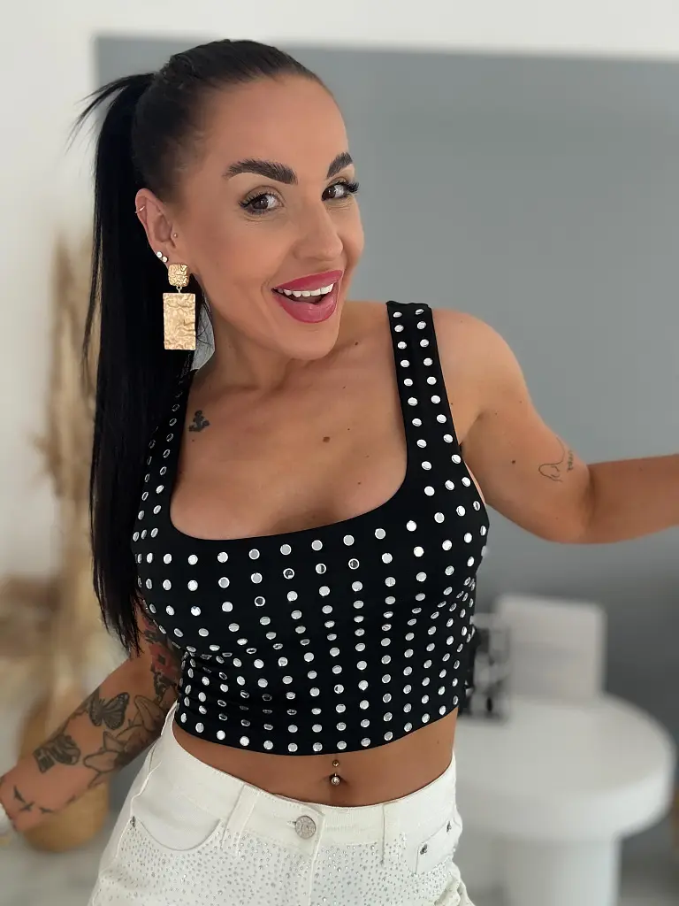 Crop-top ezüst kövekkel díszítve BLANCA