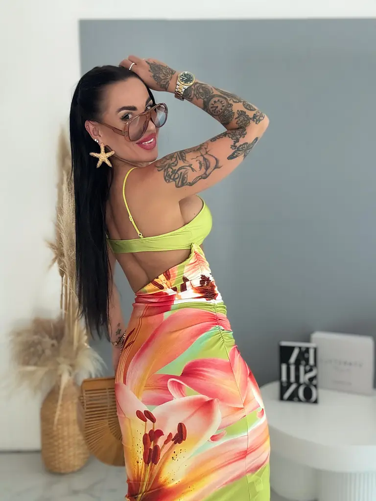 Hosszú cut-out ruha AMAZON - next