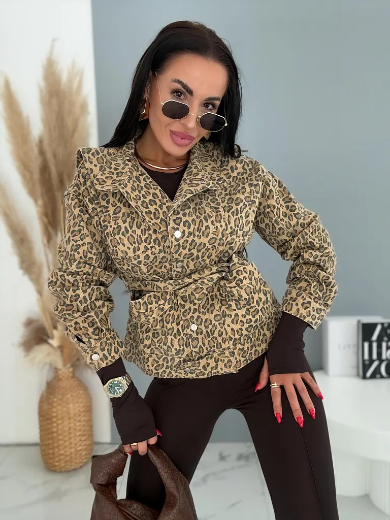 Farmerdzseki leopárdmintával és övvel LEON