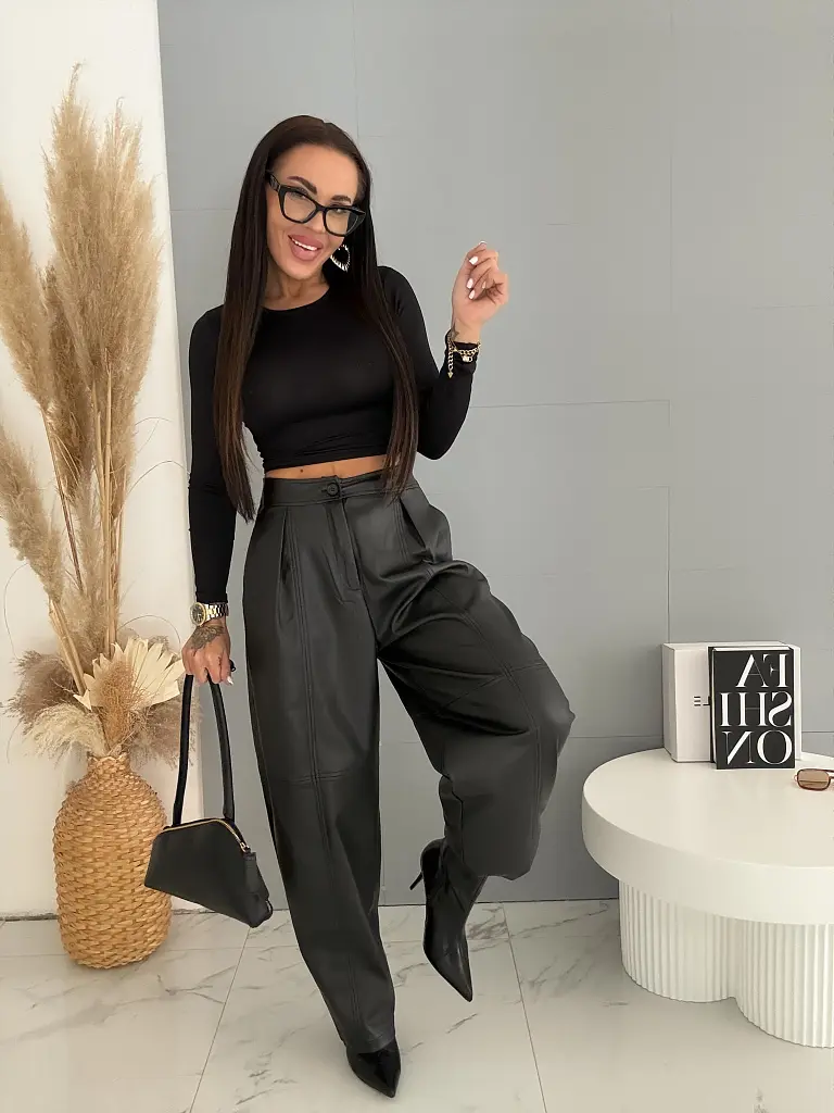 Baggy fekete műbőr nadrág AURE LUXE