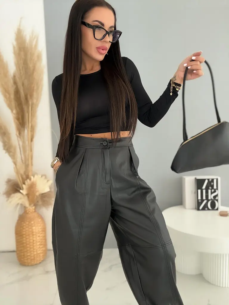 Baggy fekete műbőr nadrág AURE LUXE - next