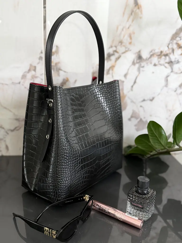 Valódi bőr kézitáska NIKA embossed hatással