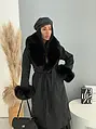 Hosszú gyapjúkabát szőrme részletekkel MISTRESS