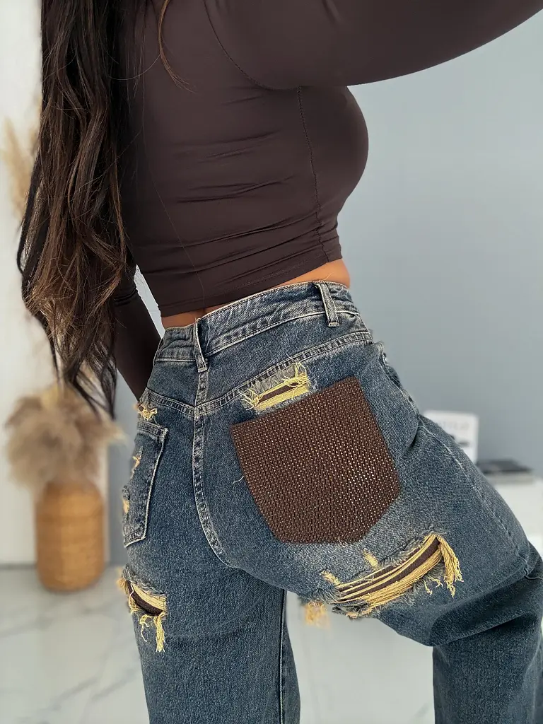 High Waist farmernadrág köves részletekkel VOXA