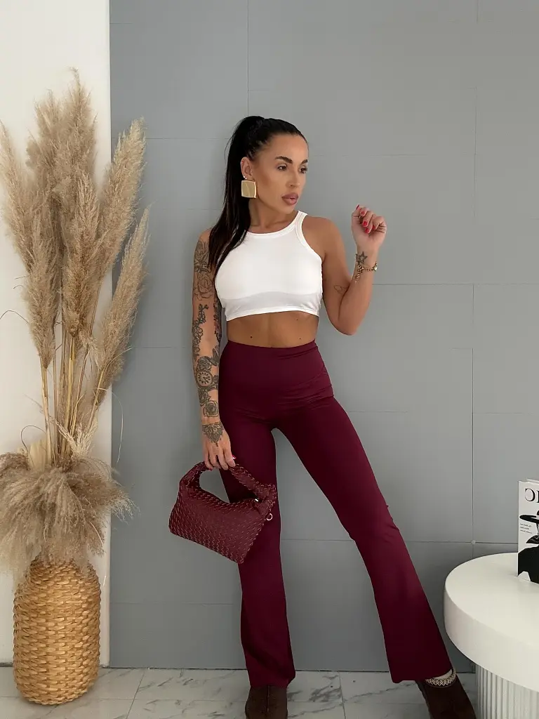 Magas derekú, trapéz szárú leggings SURI