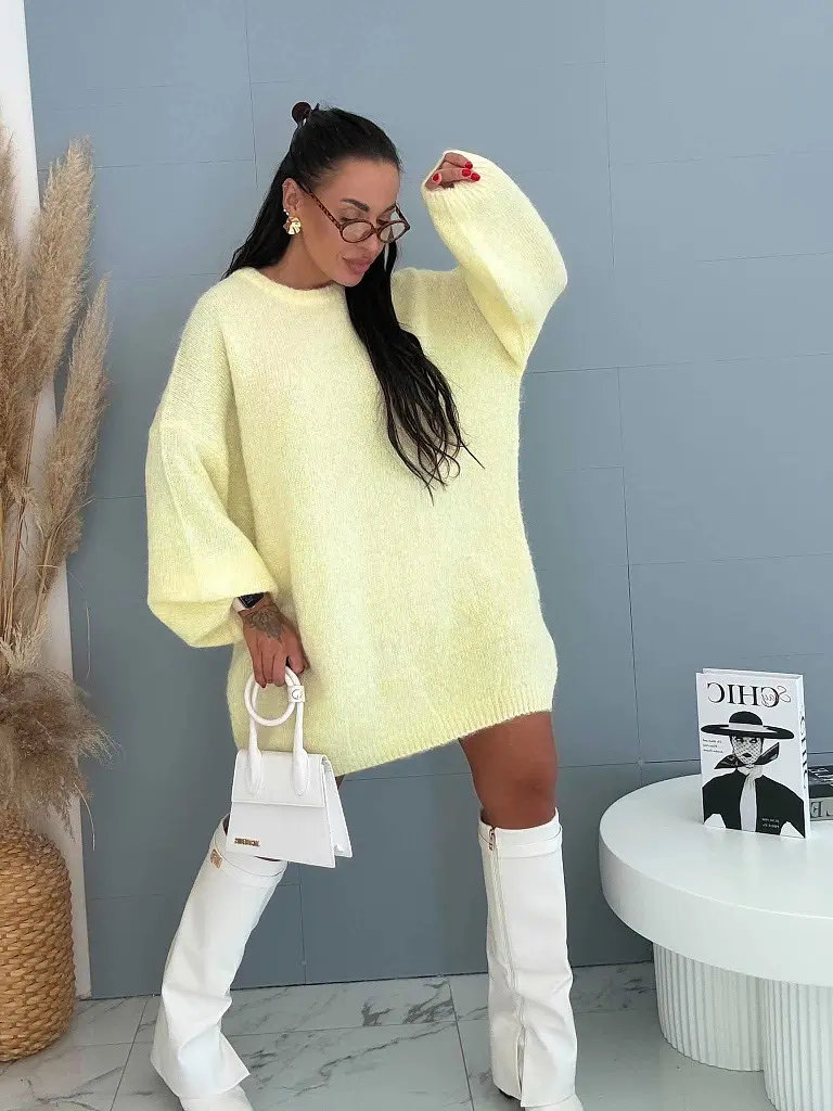 Puha, oversized gyapjúpulóver buggyos ujjakkal AMIRA - next