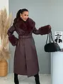 Hosszú műbőr kabát övvel és szőrmével BELLA NOIR